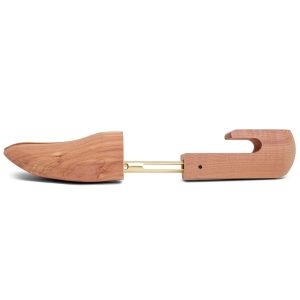 Cedar Shoe Tree